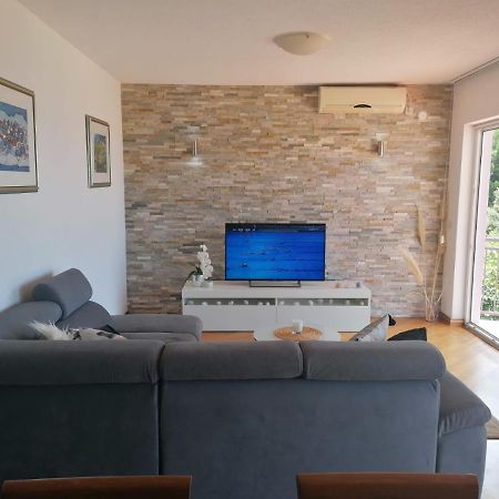 מאקרסקה Apartman Niki מראה חיצוני תמונה