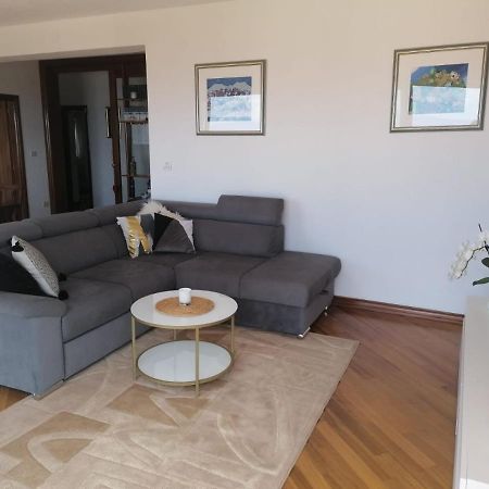 מאקרסקה Apartman Niki מראה חיצוני תמונה