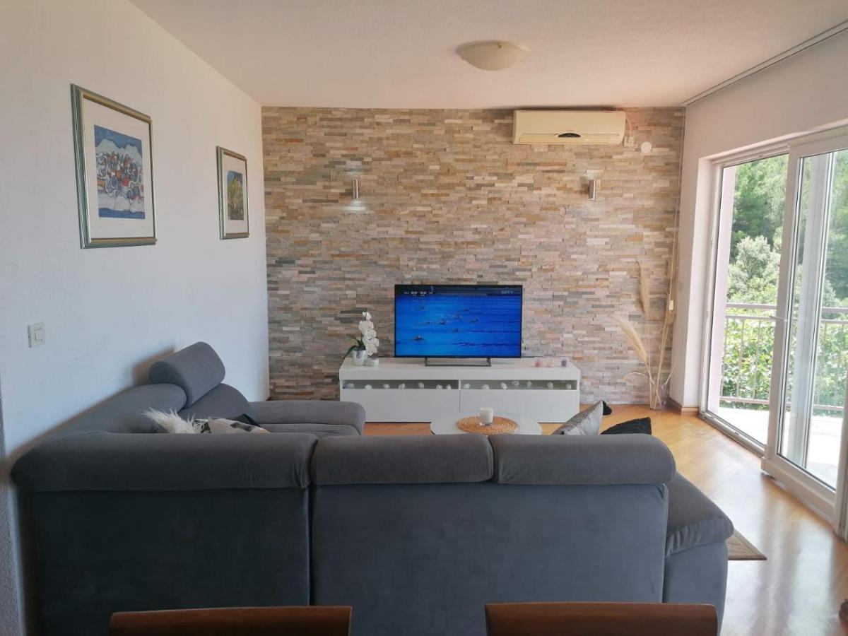 מאקרסקה Apartman Niki מראה חיצוני תמונה