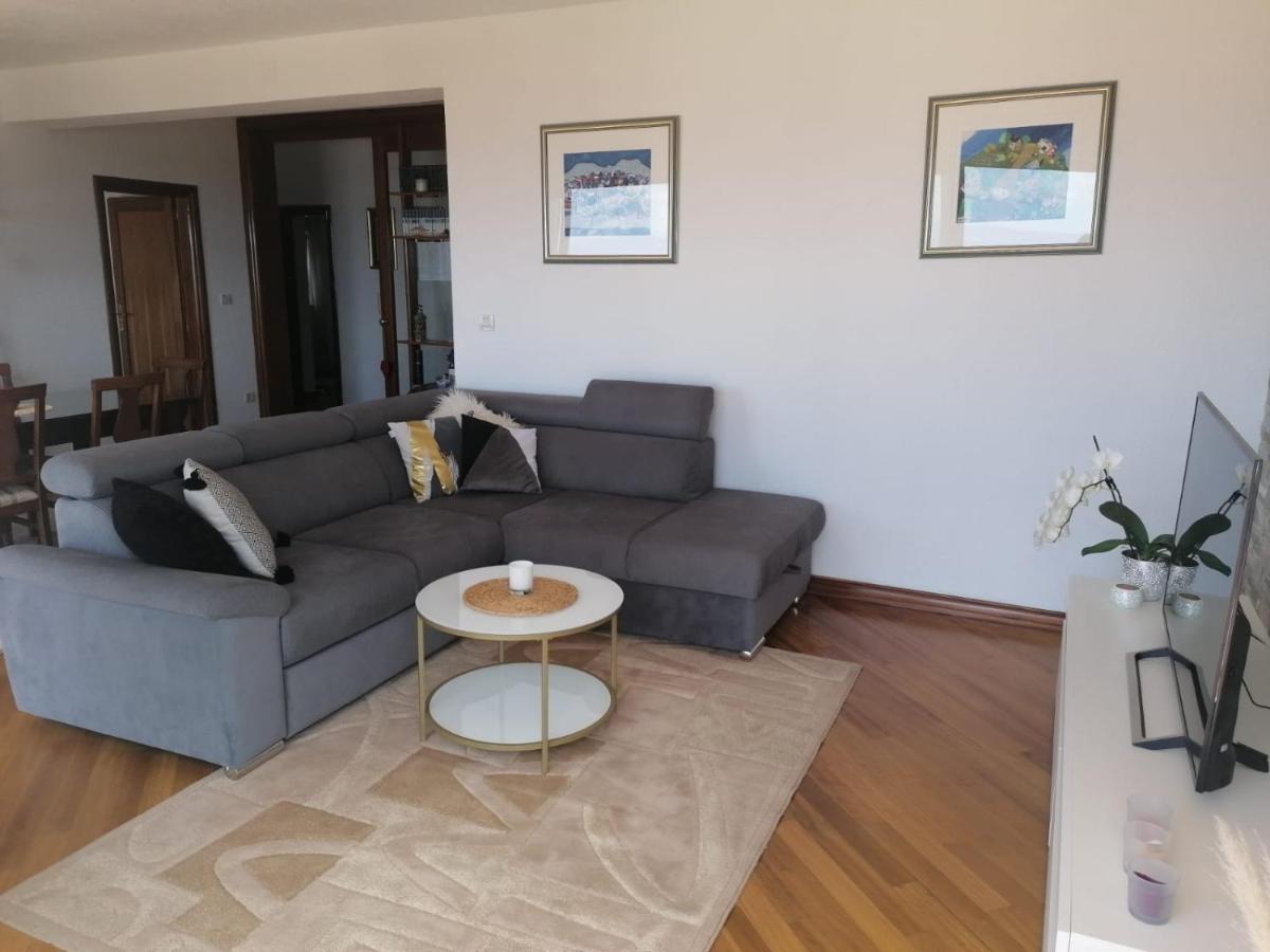 מאקרסקה Apartman Niki מראה חיצוני תמונה