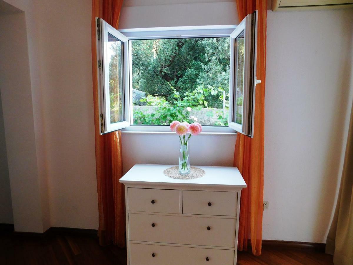 מאקרסקה Apartman Niki מראה חיצוני תמונה