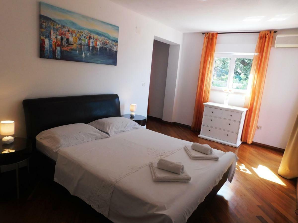 מאקרסקה Apartman Niki מראה חיצוני תמונה